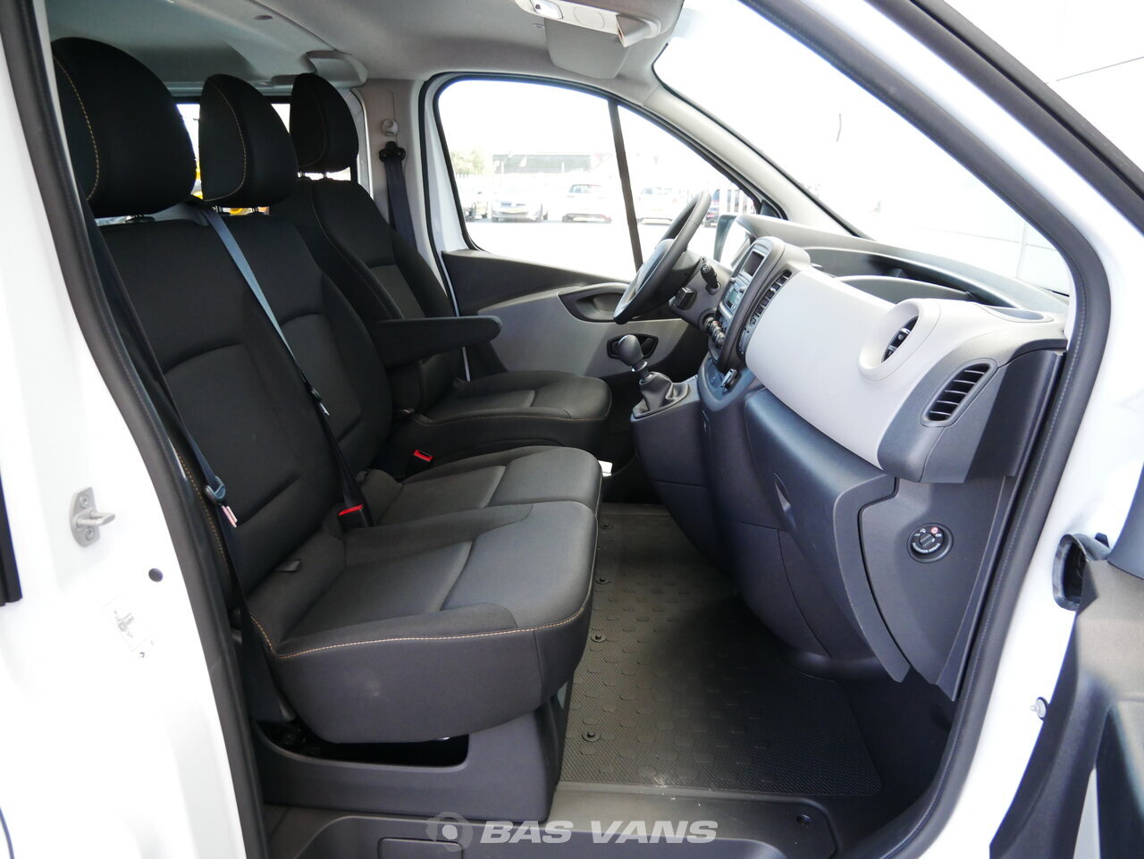 Renault trafic салон