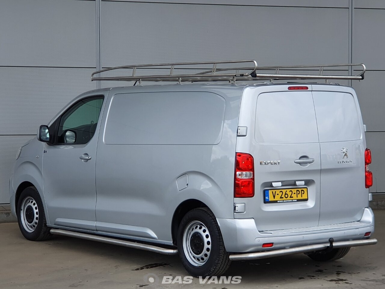 Peugeot Expert 1 6 Hdi 18 Closed Van Light Commercial Vehicle Bas Vans